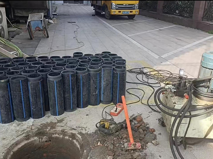 寿光PE置换管厂家 DN315置换管 非开挖管短管置换