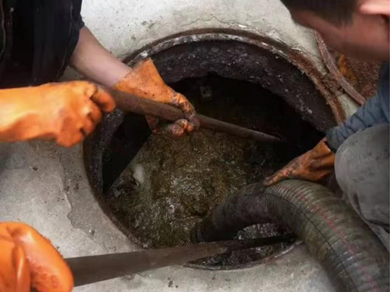 寿光清理化粪池时如何避免沼气的危害?